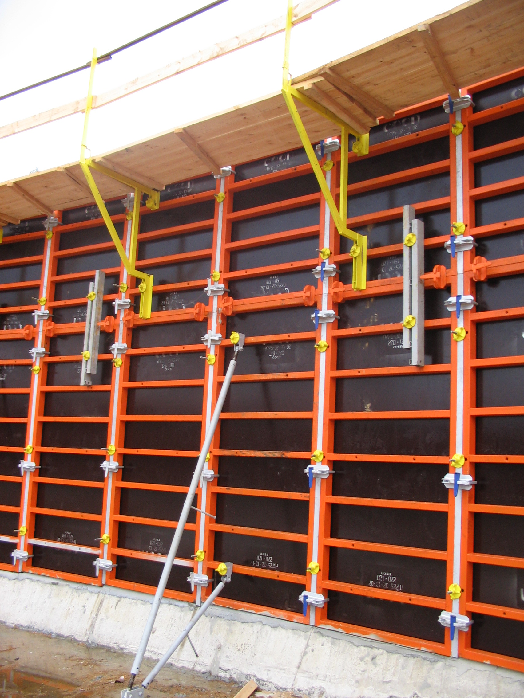 Опалубка стен СООП (Старооскольская опалубка) для монолитного строительства